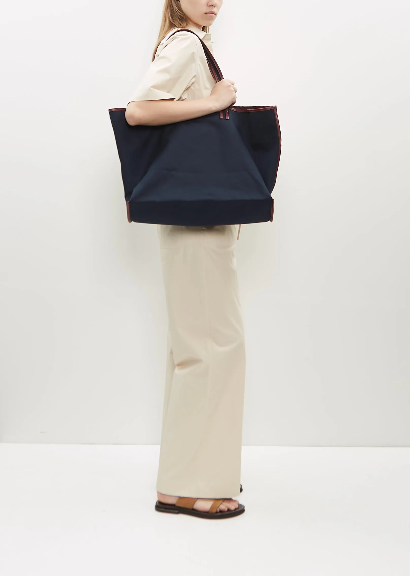 Canvas Tote — Navy / Oil Bordeaux