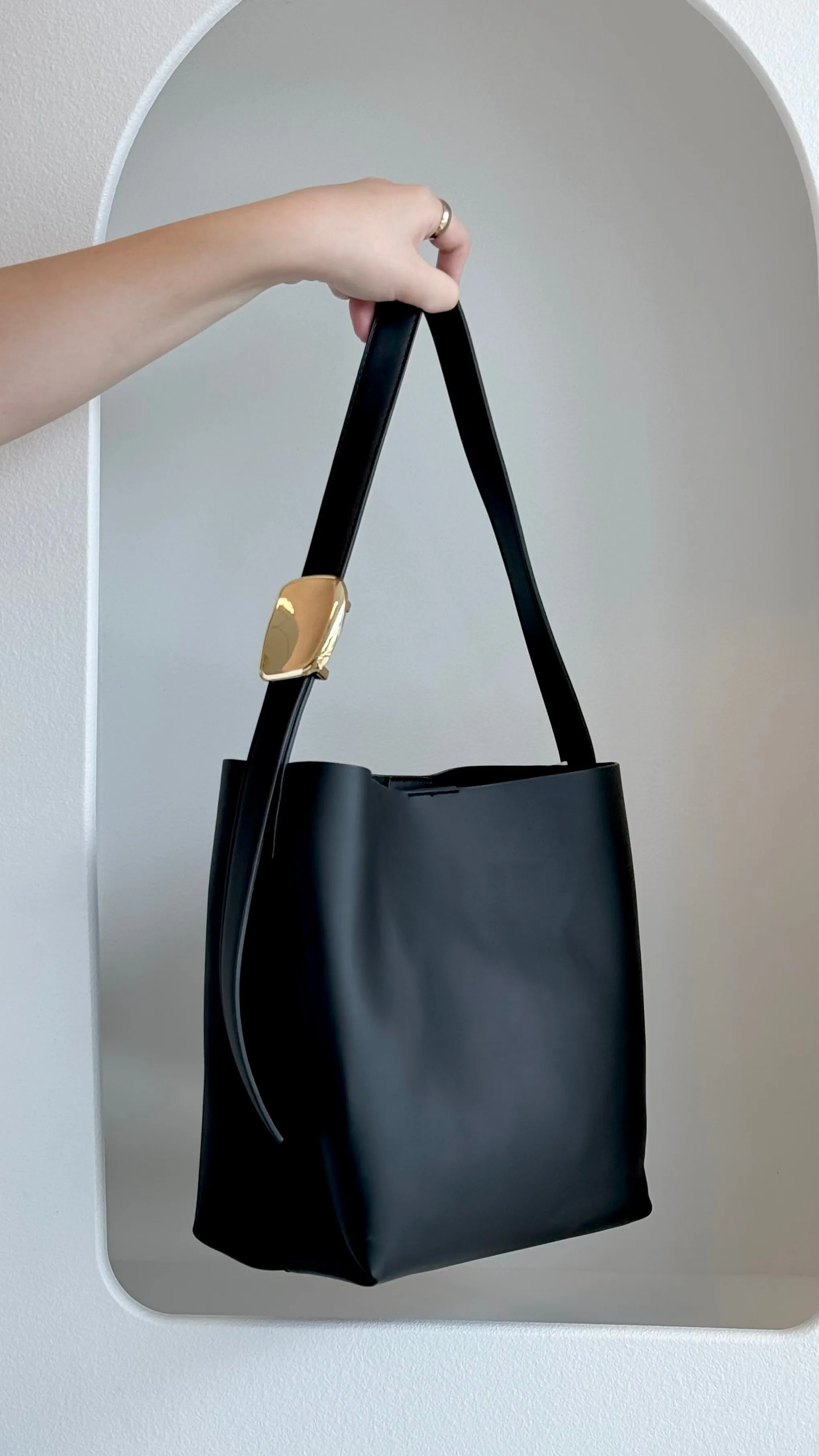 Francesca Shoulder Bag - Black