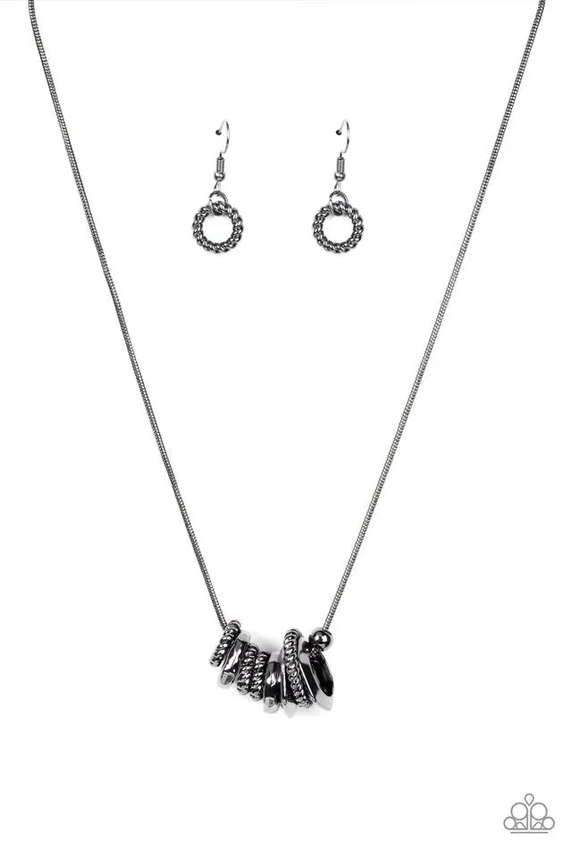 Paparazzi Necklace ~ Mechanical Mischief - Black